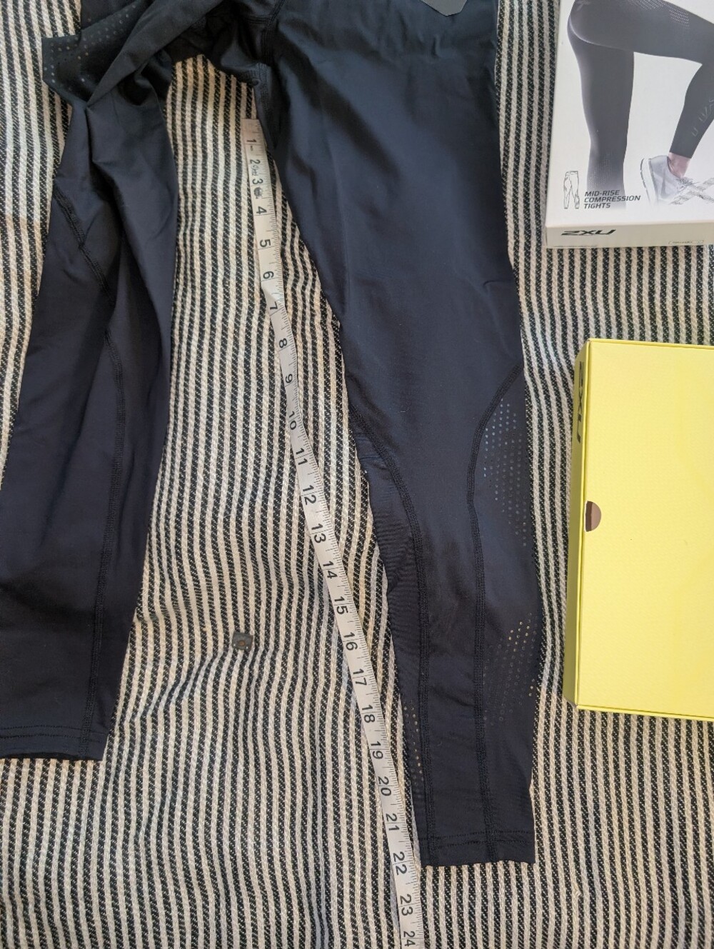 2XU Mid-Rise Compression Tights S Yoga Pants NIB Small Black PWX Fabric New - Picture 4 of 9